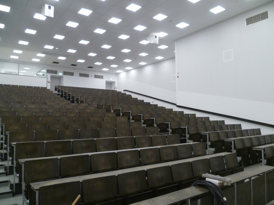 Zentraler universitätsweiter Hörsaal der Justus- Liebig- Universität, Gießen Bild 3